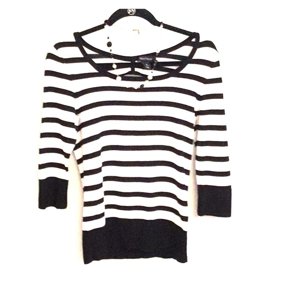 White House Black Market sweater/ Necklace - Picture 1 of 2